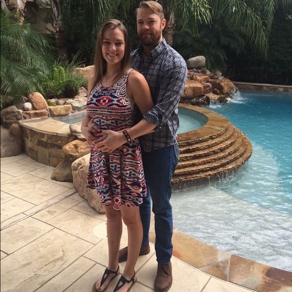 Meet your Posher, Caitlin - Picture 8 of 8